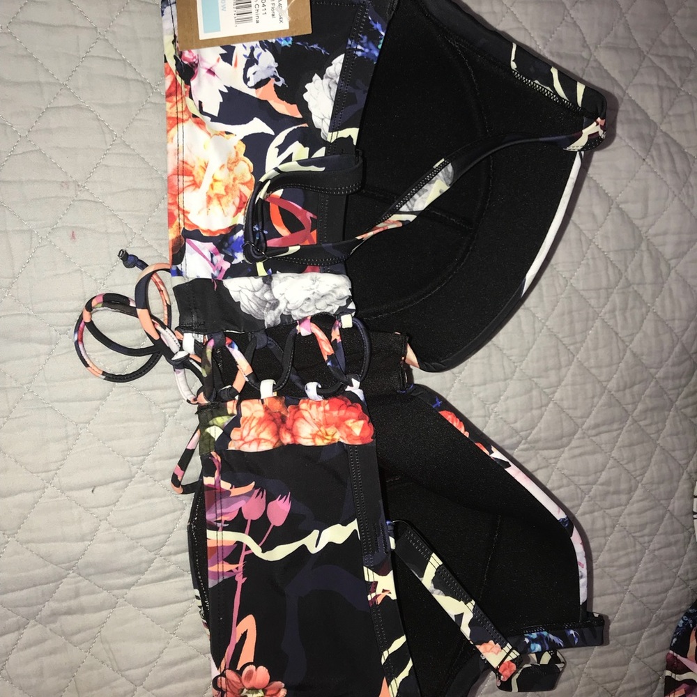 NWT 2 Two piece set - Picture 5 of 5